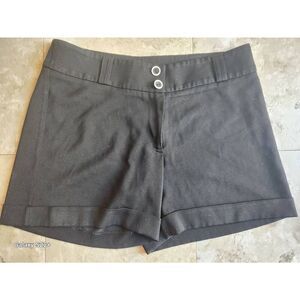 P29  White House Black Market dress shorts
